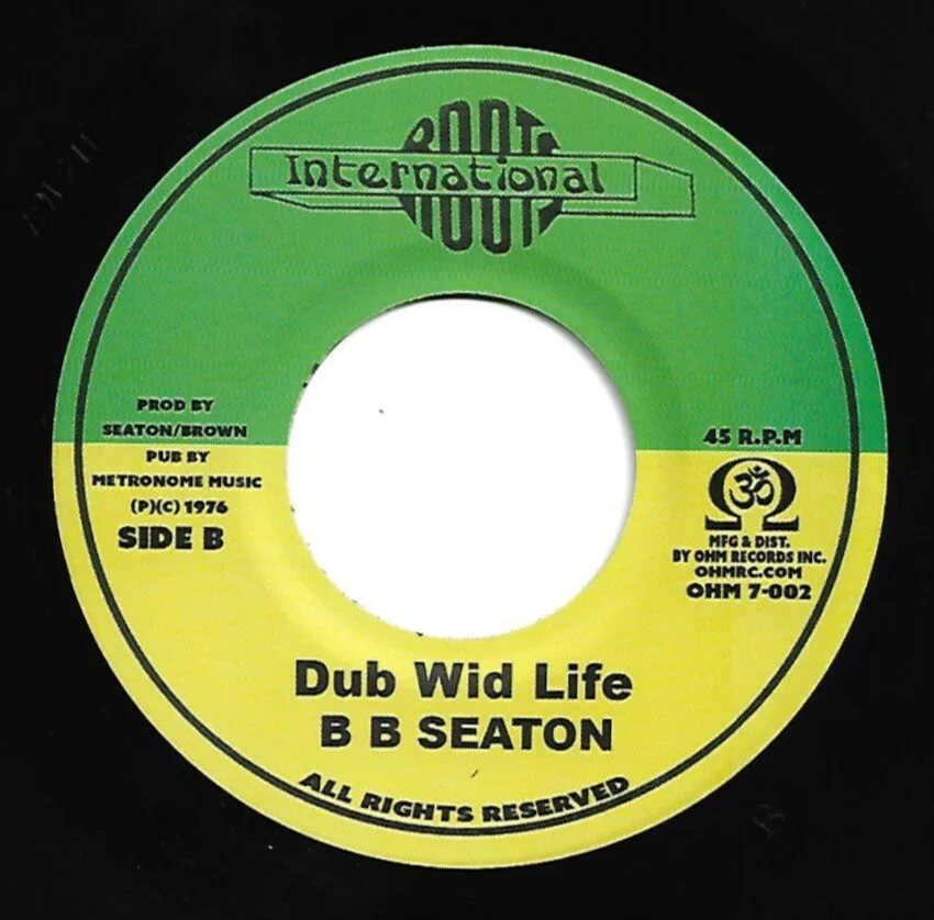 ジャマイカ7” B B Seaton Is Life / Dub Wid Life 6542 ROOTS INTERNATIONAL /00080 B.B. Seaton - Is Life / Dub - Roots International / Ohm Records 7